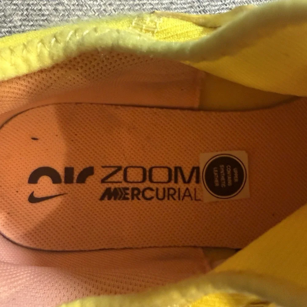 Nike Air Zoom Mercurial Turf Soccer Shoes Volt Pink Youth 5Y Cleats